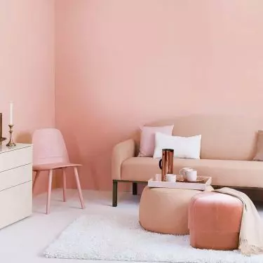 The barbiecore style interior is dominated by pink