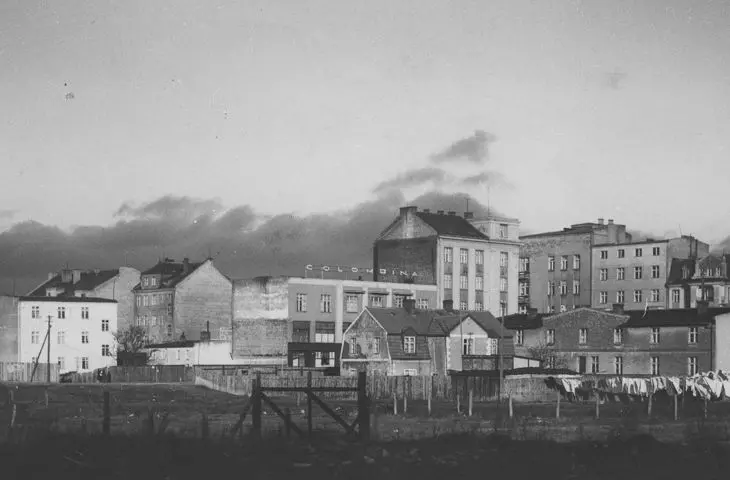 Scheibe's tenement house among rural-urban buildings