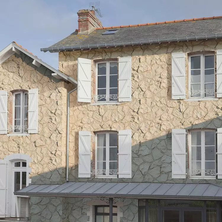 Stone is an expensive material 