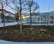 Plac Przyjaciół Sopotu, nowa aranżacja zieleni, prace końcowe, 8 maja 2023