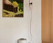 The accent is added by a painting by Stanislaw Bartuch