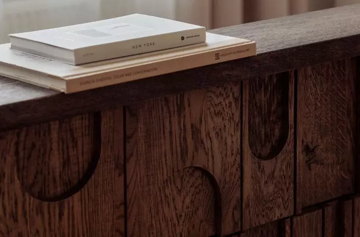 Three-dimensional pattern on the counter