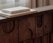 Three-dimensional pattern on the counter