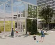Główną atrakcją placu jest piętrowa metalowa struktura wystawiennicza