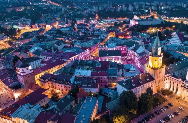 Is this an anomaly? - something too big these townhouses, walls, towers... beyond the size of this Lublin, even in its Golden Age 