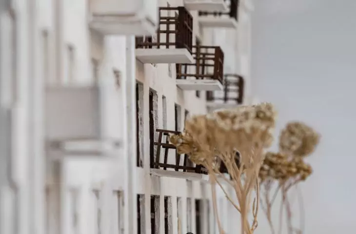 The building is a contemporary interpretation of a downtown townhouse