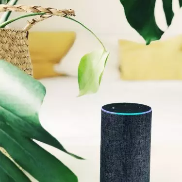 Bluetooth speaker lets you control music from any device