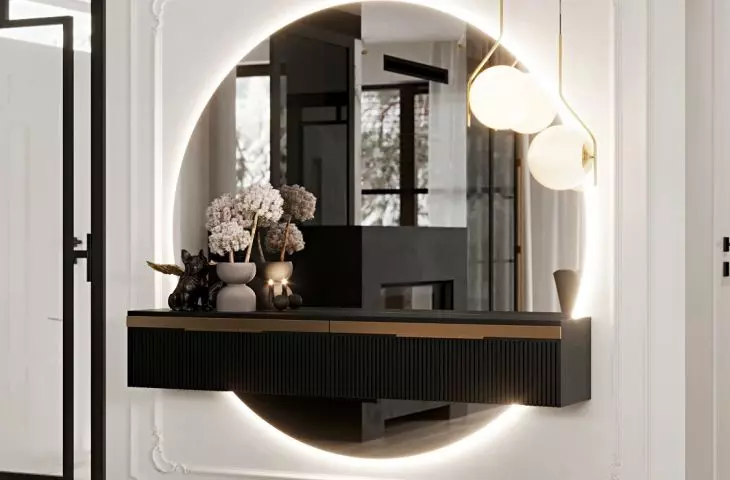 In the lobby, classic elements combine with modern fixtures