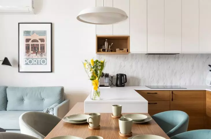 U-shaped kitchen