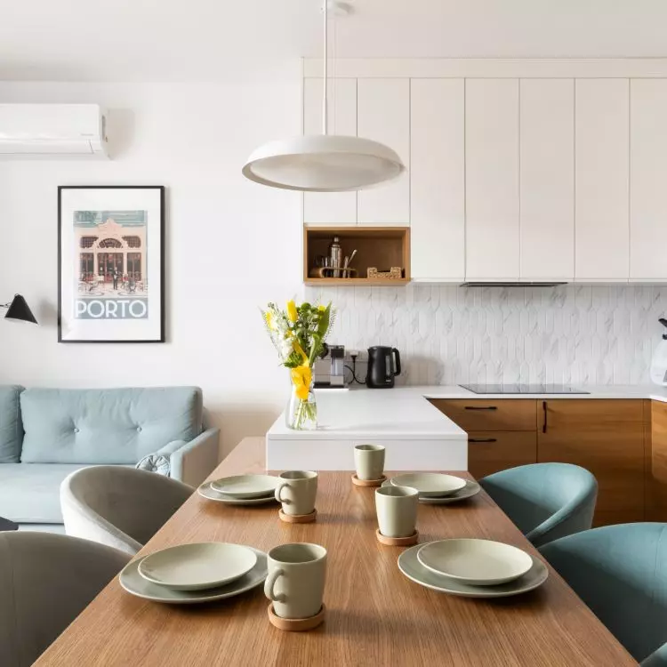 U-shaped kitchen