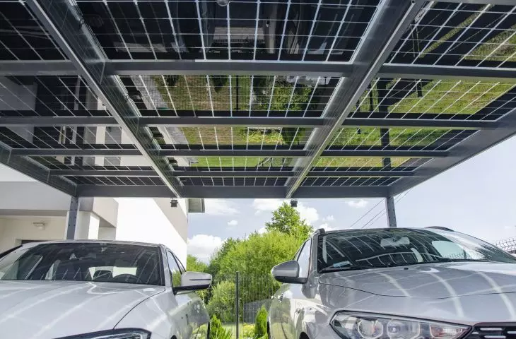 Carport fotowoltaiczny, inwestycja prywatna