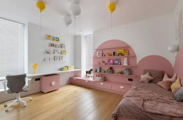 Lamps in the shape of balloons