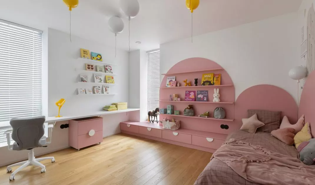 Lamps in the shape of balloons