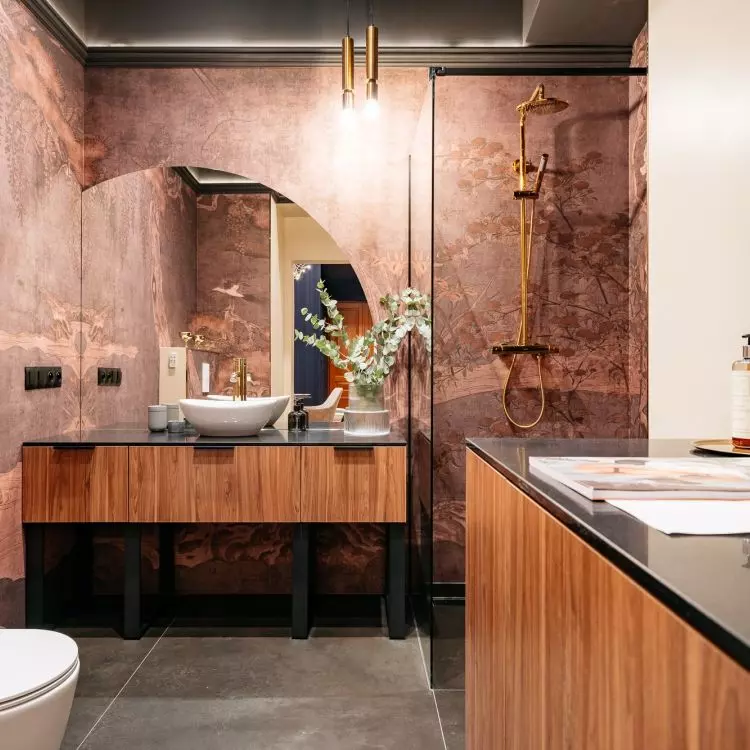 Bathroom with oriental wallpaper