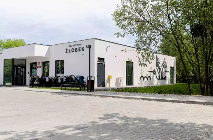 rozwiązanie identyfikacji wizualnej można powielać, jeśli będą powstawać nowe placówki