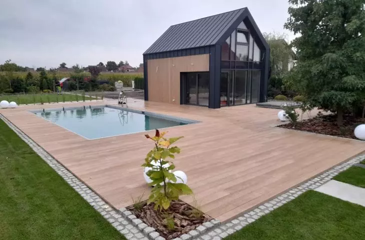 Terrace and Facade - GOLDEN OAK MILLBOARD