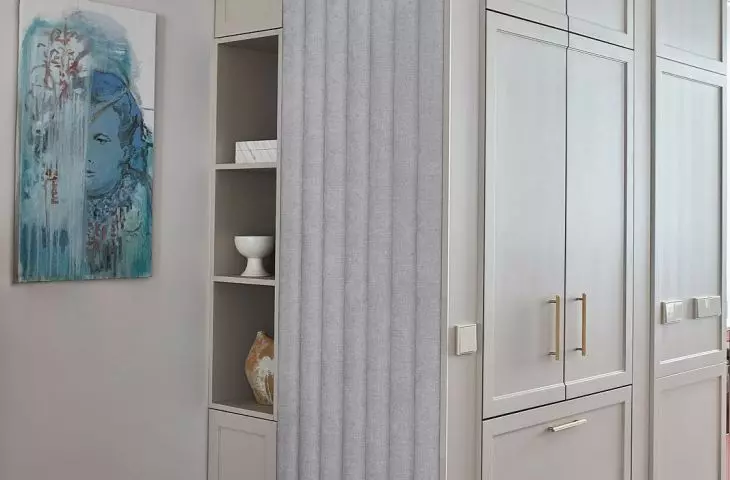 Upholstered seat in the hallway