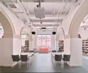 architekci zdecydowali się pozostawić wszystkie instalacje widoczne