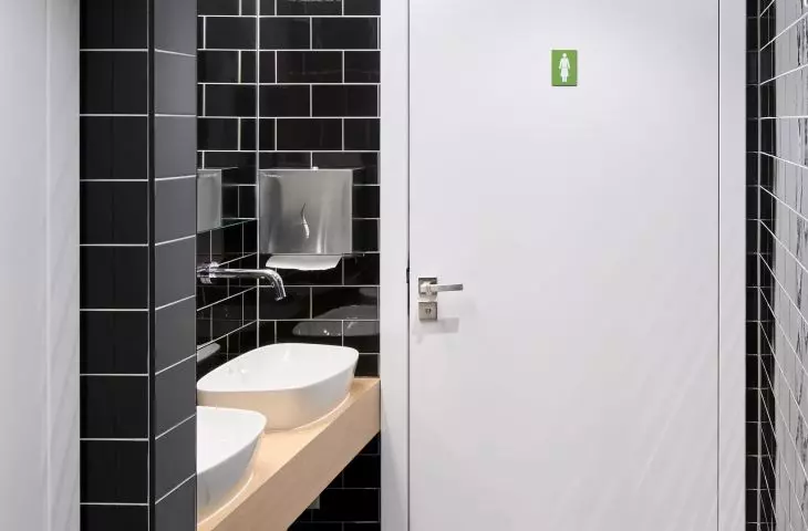 wnętrze toalety