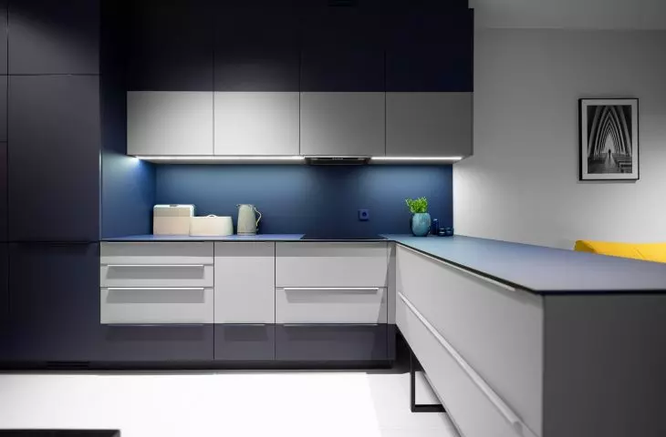 Kitchen in shades of blue