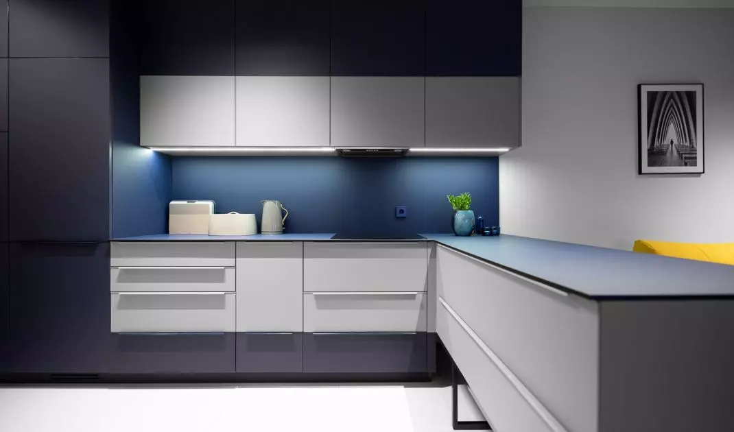 Kitchen in shades of blue