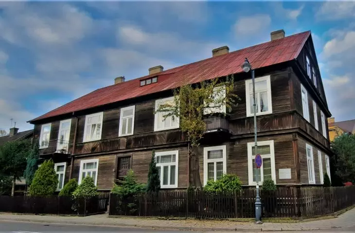 dom przy ulicy złotej, który był inspiracją dla architekta