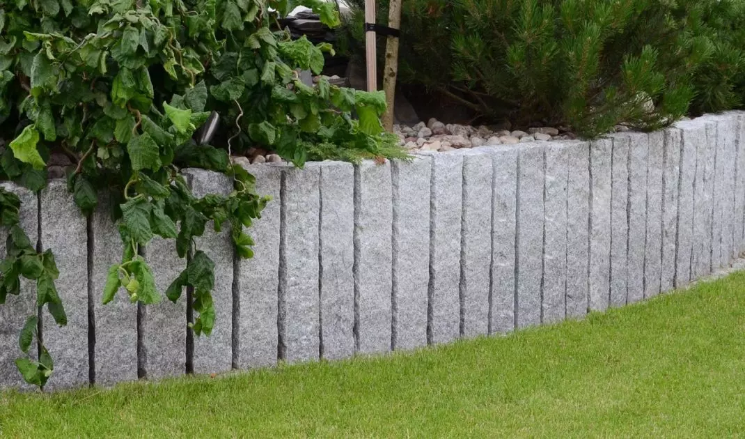 Granite garden palisade