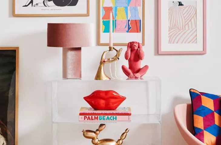 Complete the look with bold accessories