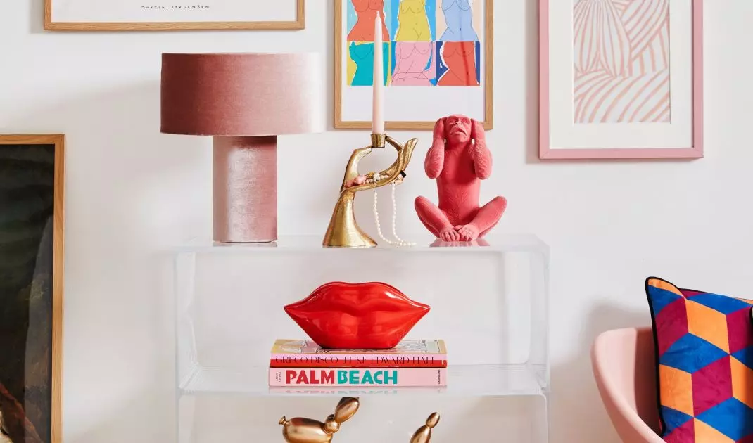 Complete the look with bold accessories