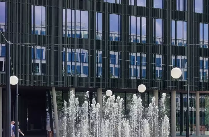 kompleks biurowy i plac „Nowy Rynek” w Poznaniu