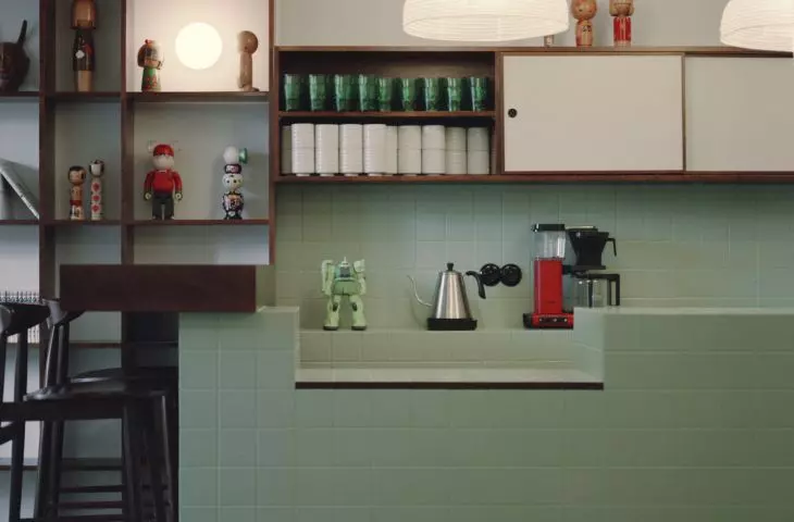 Bar w analogowym obiektywie 