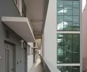 wejścia do mieszkań usytuowane są na galeriach
