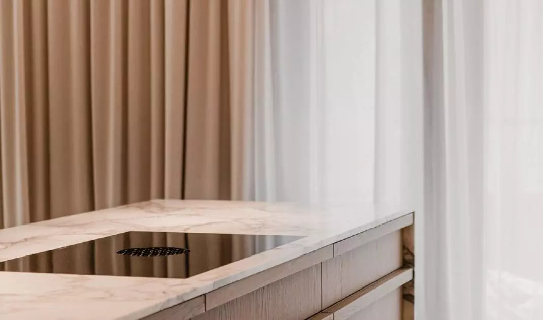 The kitchen island was made by the studio Studio of Simple Forms.