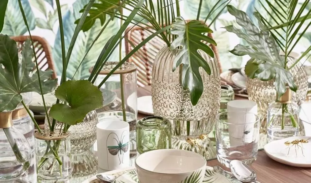 The stain pattern will be an ideal decoration for such an interior