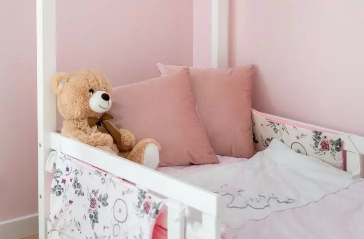 The walls were painted white and pink