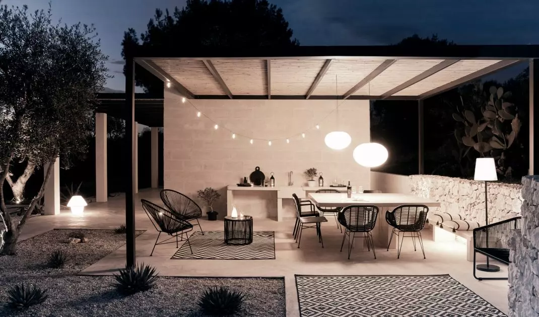You can even set up a mini kitchen on the terrace 