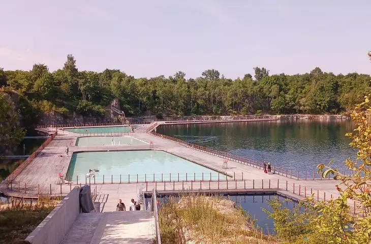 przestrzeń dostępna dla plażowiczów składa się z kilku niecek