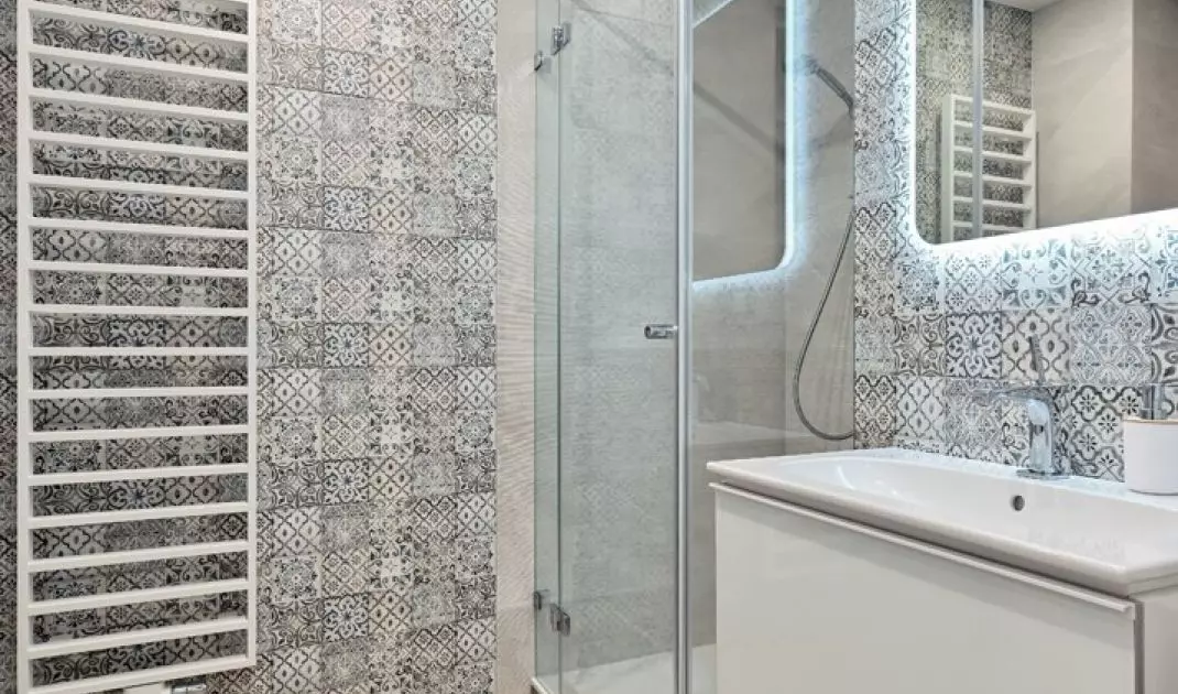 The guest bathroom was inspired by the architecture of Gdańsk