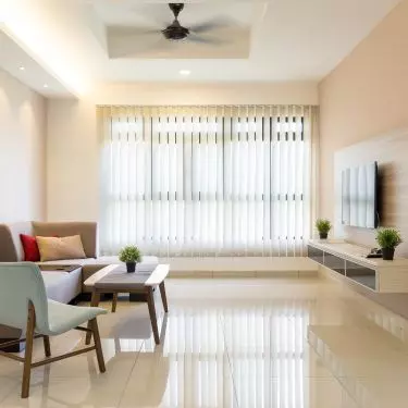 Traditional air conditioning and year-round, operating on the principle of a heat pump does not require much interference with the decor. The elements that must be on the walls today are very aesthetic.