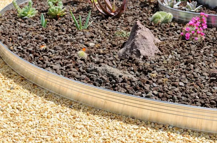 Aluminum edging