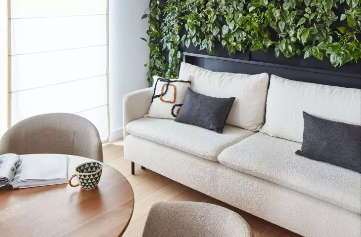Vertical garden creates work-friendly climate
