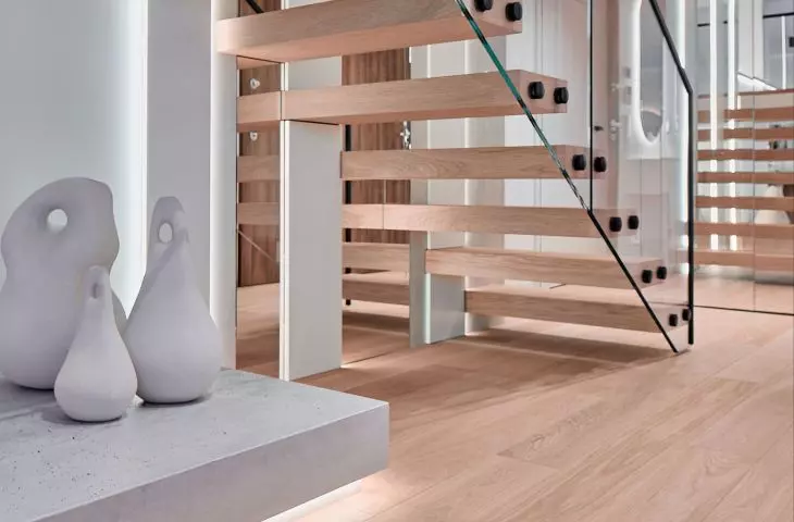 Stairs seem to be floating in the air