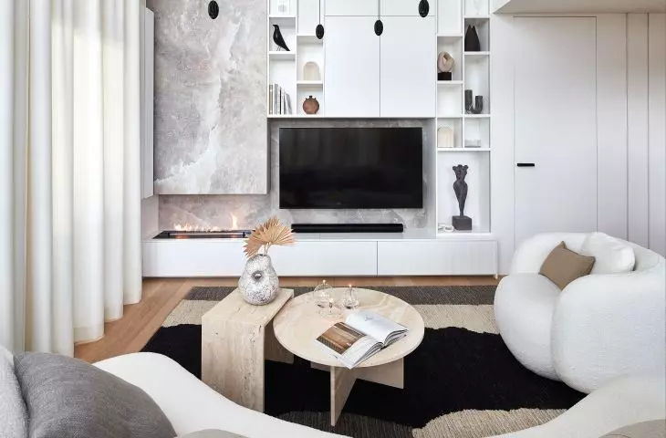 Quartz sinter in the living room resembles the appearance of the surface of the moon