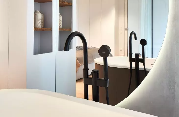 At the request of the investor, the arrangement of the bedroom is very impressive