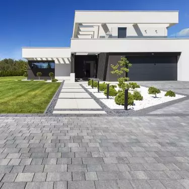 We have a choice of rectangular, square, granite, cobblestone, concrete, stone, pavers, basalt or plastic pavers. 