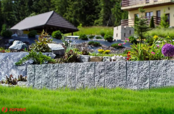 STONE palisade 