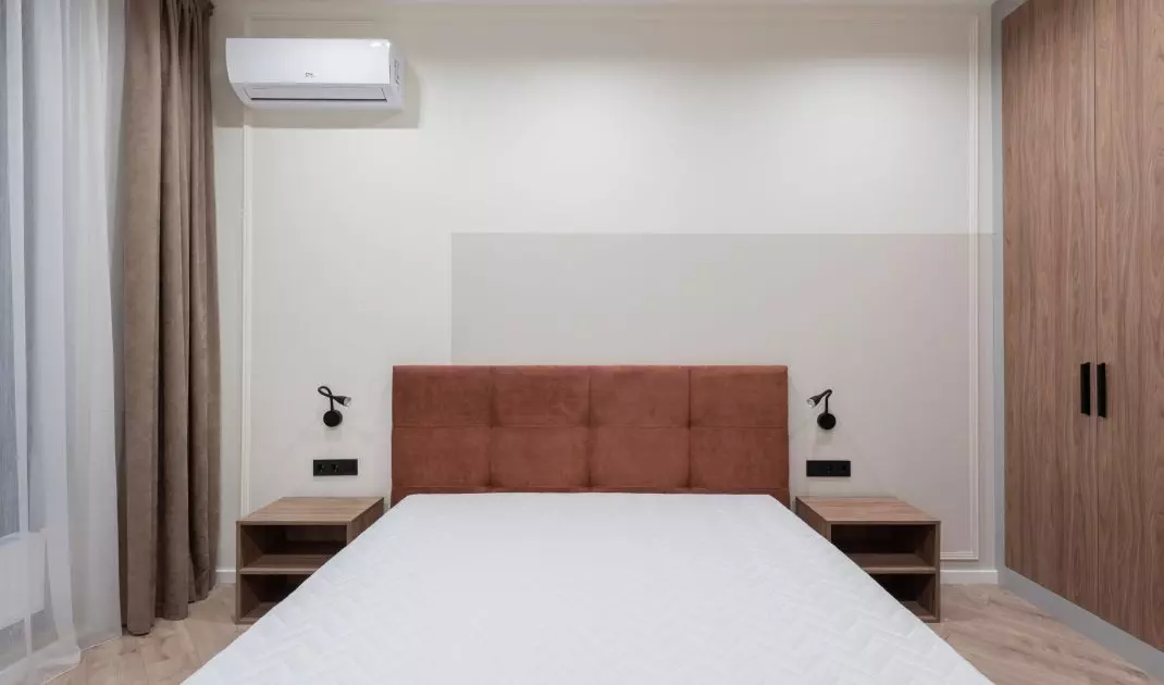 The most effective way to cool a house is to install air conditioning. However, this option also requires the largest financial outlay.