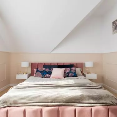 The interior was decorated in shades of white and pink