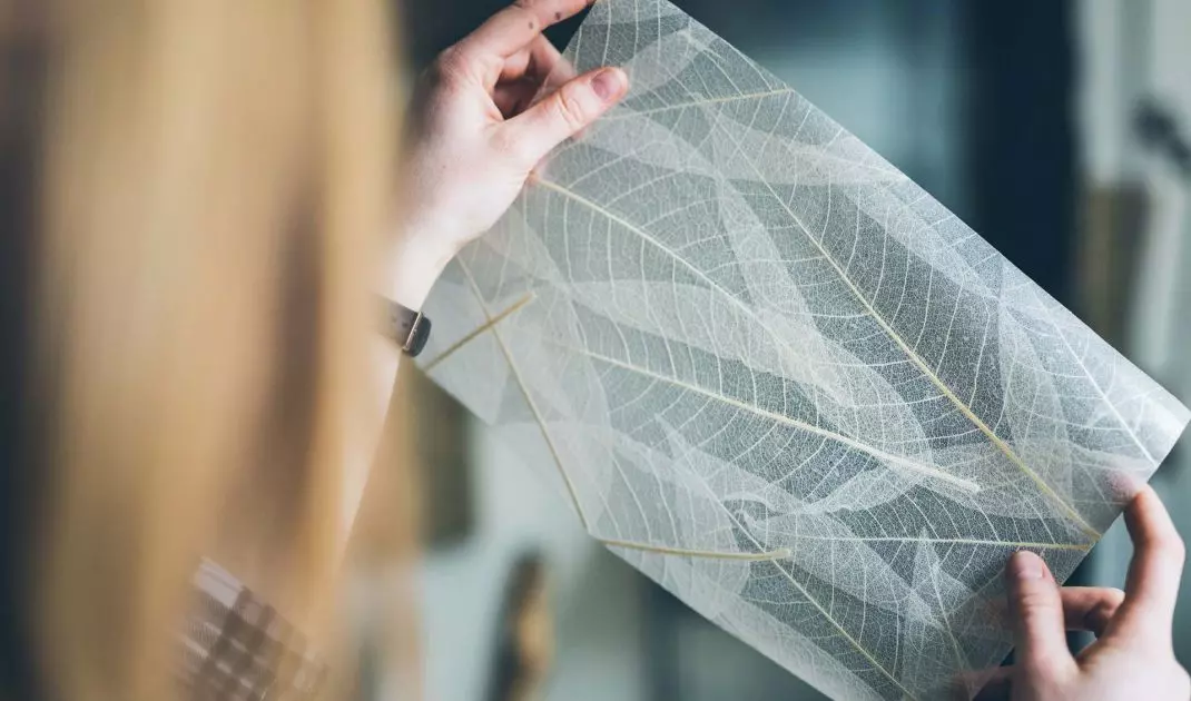 Self-adhesive wallpaper is easier to apply