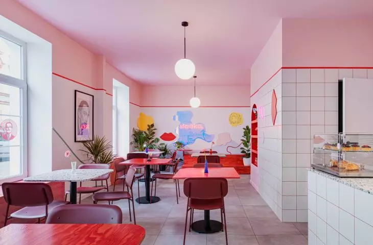 Pink, red and lip motif accompanies guests Sweetly